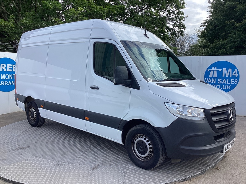 Mercedes 315 CDI Progressive MWB M/R A/C Euro 6