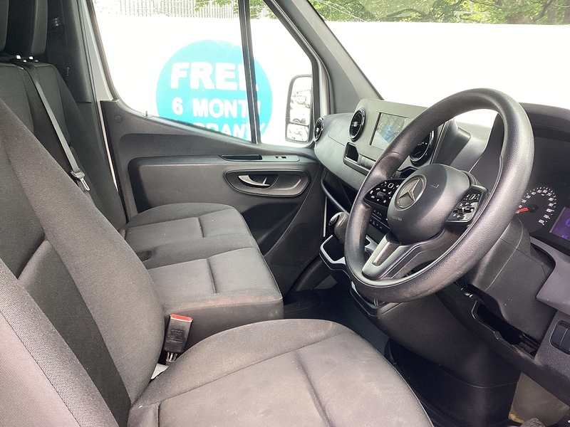 Mercedes 315 CDI Progressive MWB M/R A/C Euro 6