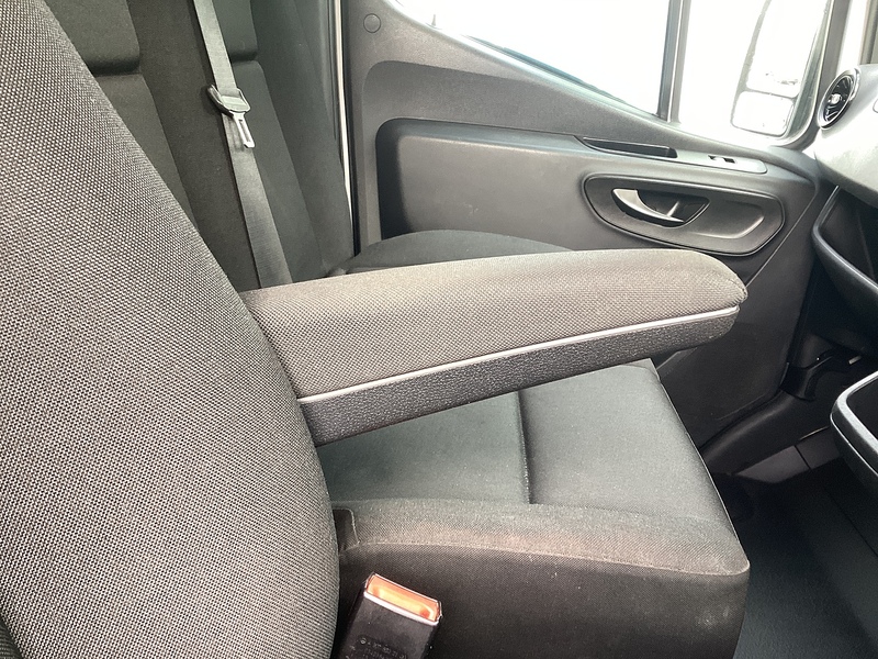 Mercedes 315 CDI Progressive MWB M/R A/C Euro 6