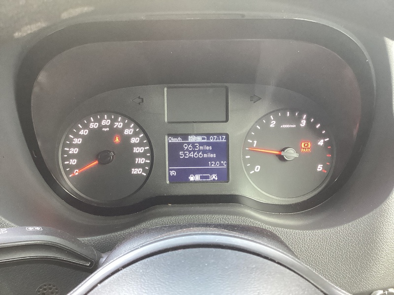 Mercedes 315 CDI Progressive MWB M/R A/C Euro 6