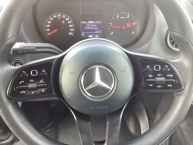 Mercedes 315 CDI Progressive MWB M/R A/C Euro 6