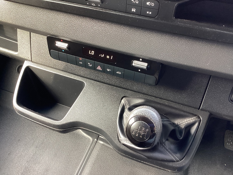 Mercedes 315 CDI Progressive MWB M/R A/C Euro 6