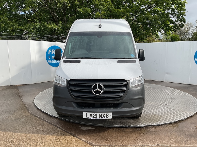 Mercedes 315 CDI Progressive MWB M/R A/C Euro 6