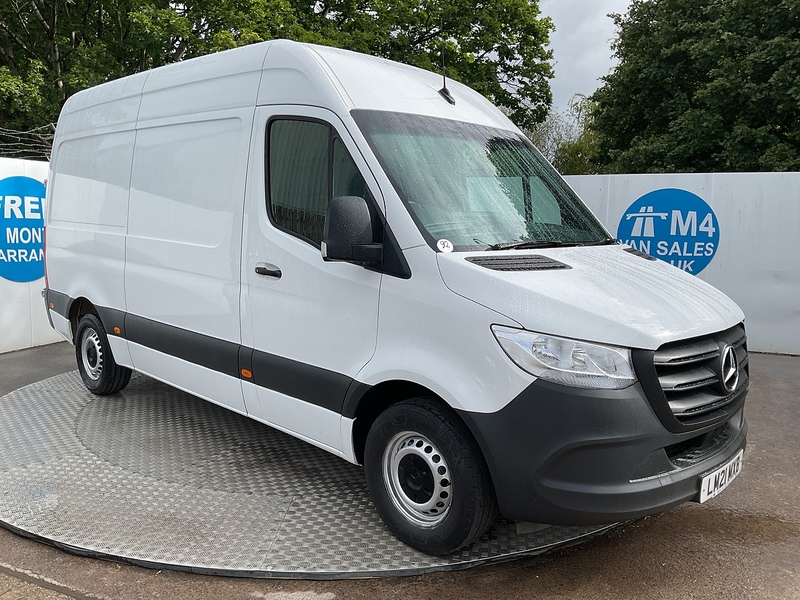 Mercedes 315 CDI Progressive MWB M/R A/C Euro 6