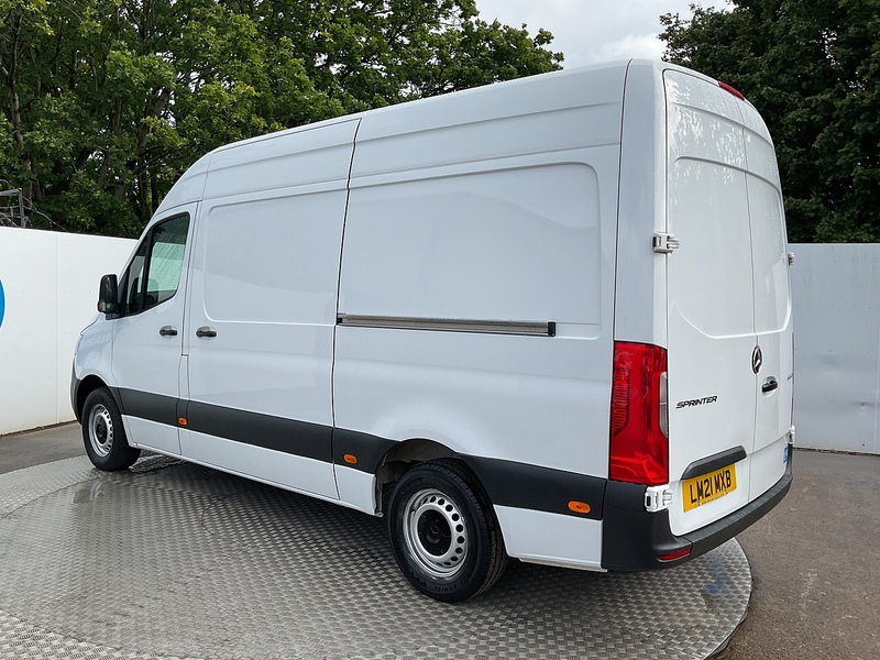 Mercedes 315 CDI Progressive MWB M/R A/C Euro 6