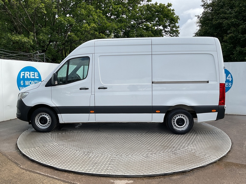 Mercedes 315 CDI Progressive MWB M/R A/C Euro 6