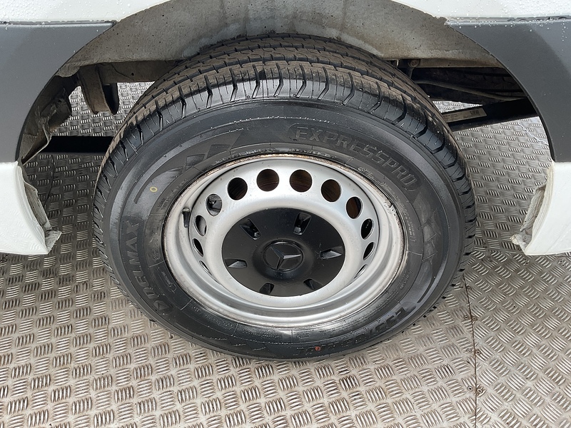 Mercedes 315 CDI Progressive MWB M/R A/C Euro 6