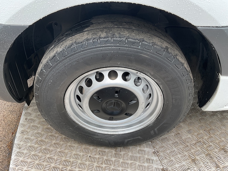 Mercedes 315 CDI Progressive MWB M/R A/C Euro 6
