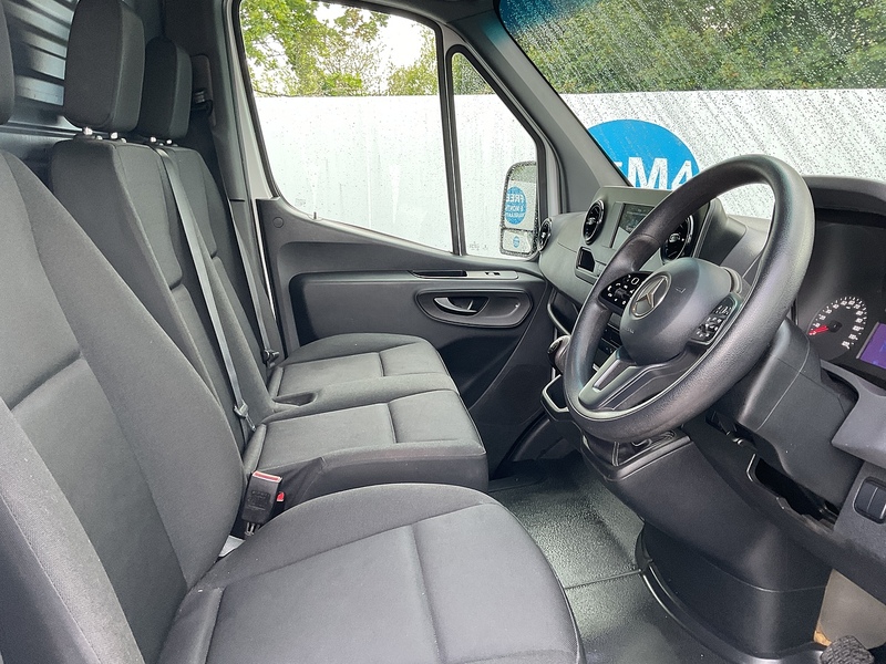 Mercedes 315 CDI Progressive MWB M/R A/C Euro 6