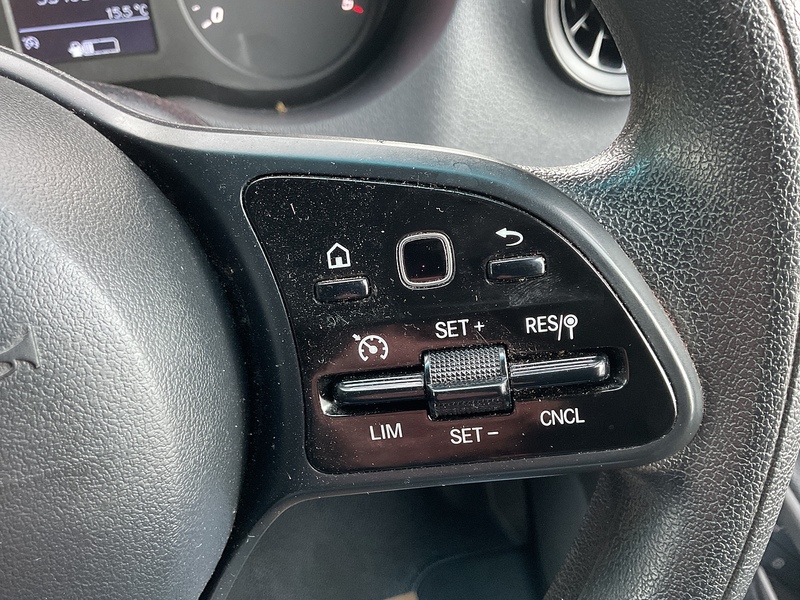 Mercedes 315 CDI Progressive MWB M/R A/C Euro 6