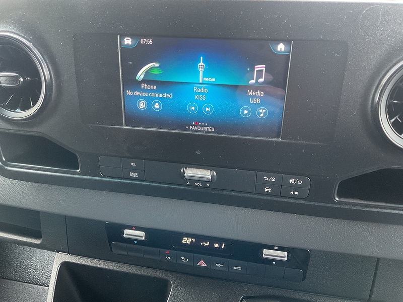 Mercedes 315 CDI Progressive MWB M/R A/C Euro 6