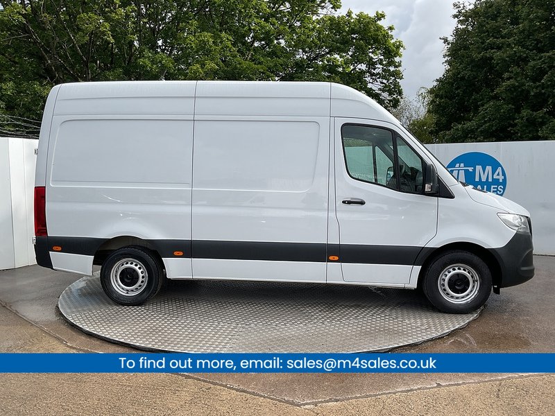 Mercedes 315 CDI Progressive MWB M/R A/C Euro 6