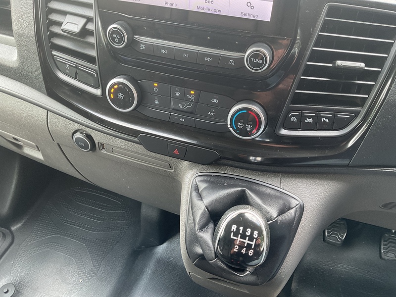 Ford 300 EcoBlue Trail LWB Euro 6