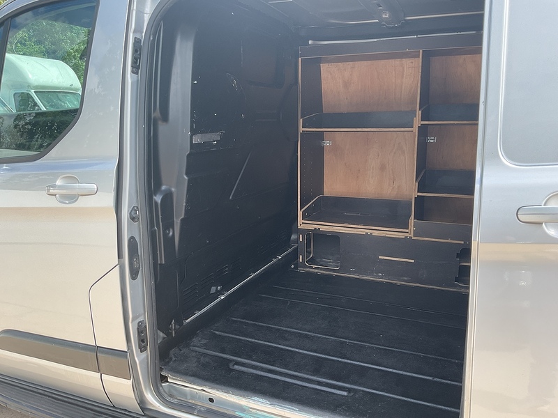 Ford 300 EcoBlue Trail LWB Euro 6