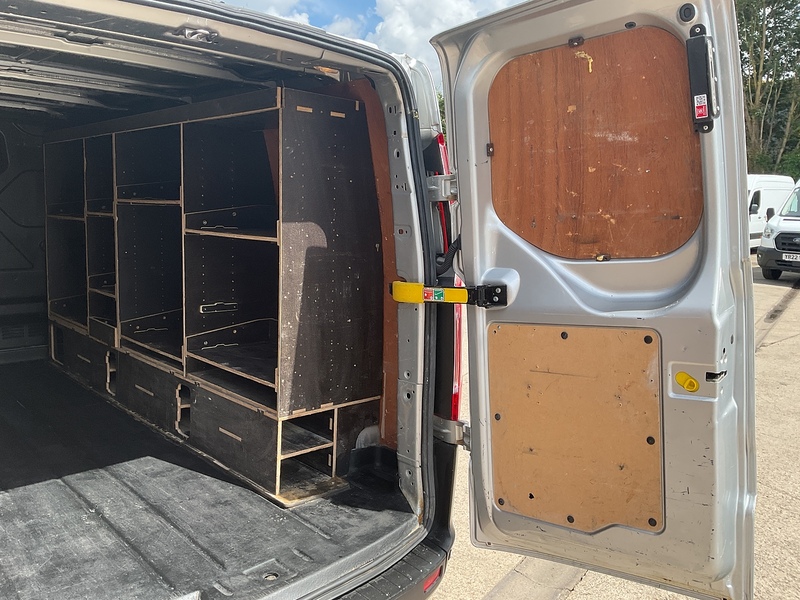 Ford 300 EcoBlue Trail LWB Euro 6