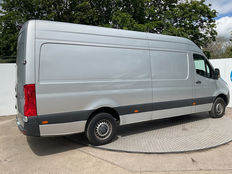 Mercedes 315 CDI Progressive LWB H/R Euro 6