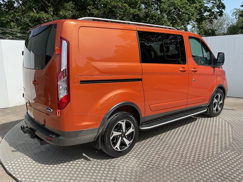 Ford 320 EcoBlue Active SWB Crewcab L/R Euro 6