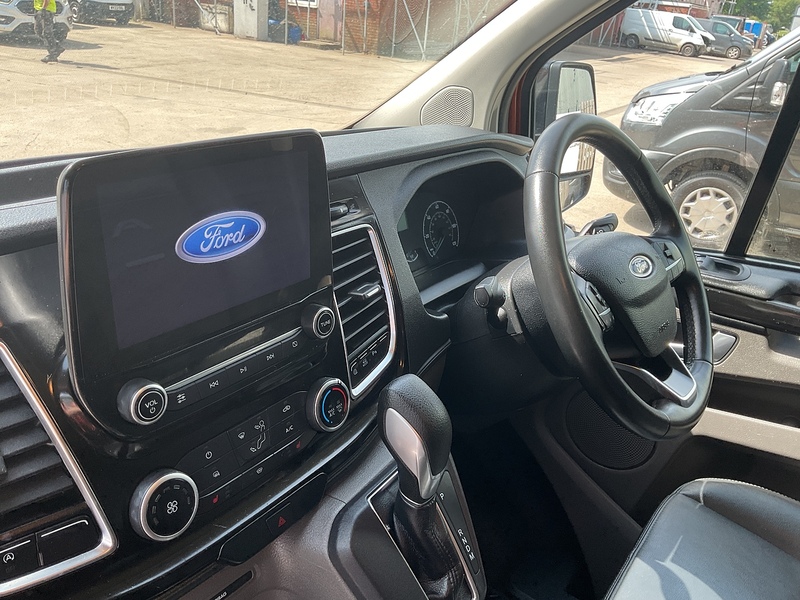 Ford 320 EcoBlue Active SWB Crewcab L/R Euro 6