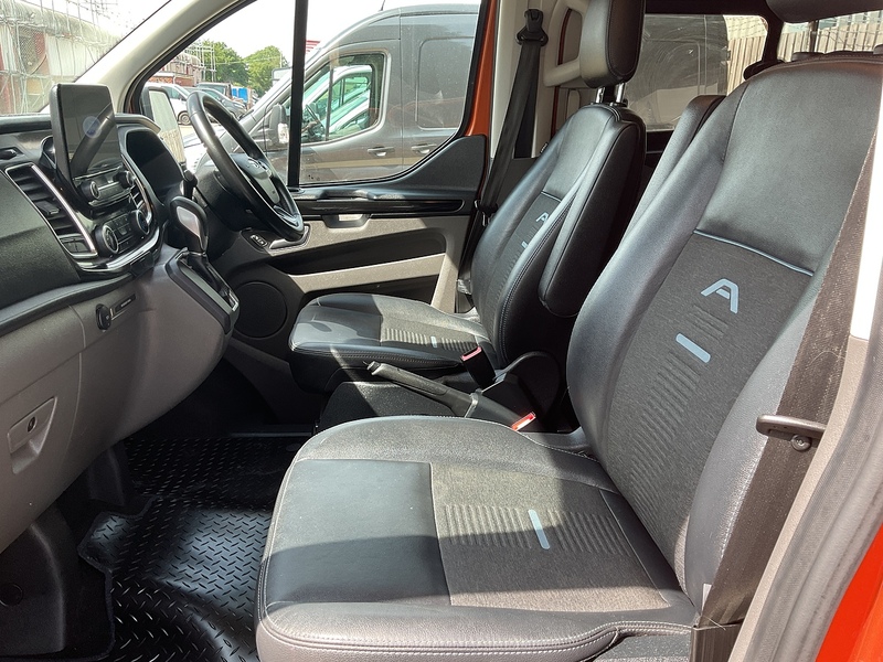 Ford 320 EcoBlue Active SWB Crewcab L/R Euro 6