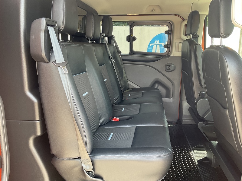 Ford 320 EcoBlue Active SWB Crewcab L/R Euro 6
