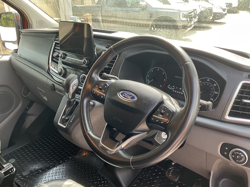 Ford 320 EcoBlue Active SWB Crewcab L/R Euro 6