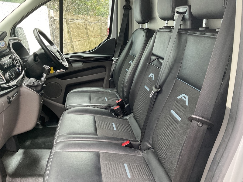 Ford 300 EcoBlue Active LWB L/R A/C Euro 6 *NEW WET BELT*