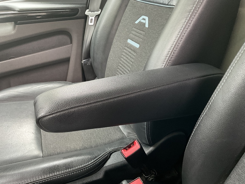 Ford 300 EcoBlue Active LWB L/R A/C Euro 6 *NEW WET BELT*