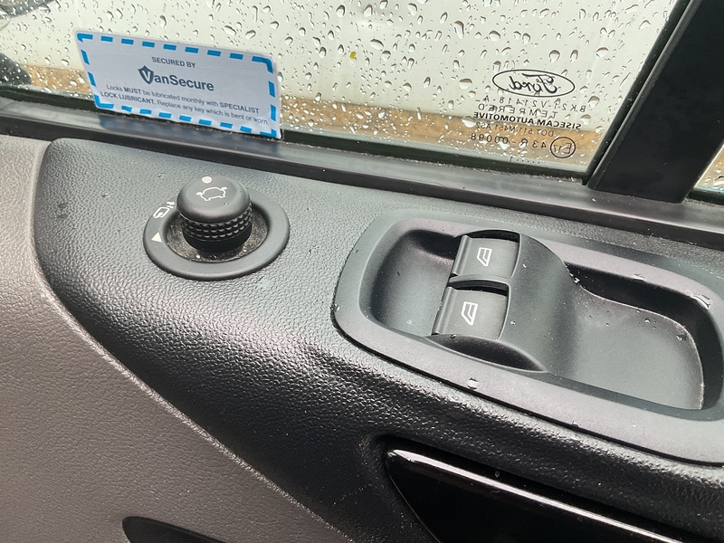 Ford 300 EcoBlue Active LWB L/R A/C Euro 6 *NEW WET BELT*