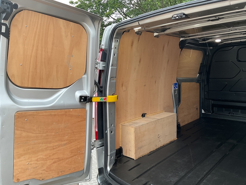 Ford 300 EcoBlue Active LWB L/R A/C Euro 6 *NEW WET BELT*