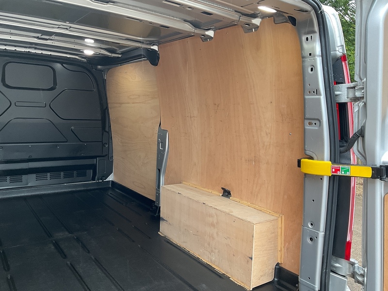 Ford 300 EcoBlue Active LWB L/R A/C Euro 6 *NEW WET BELT*