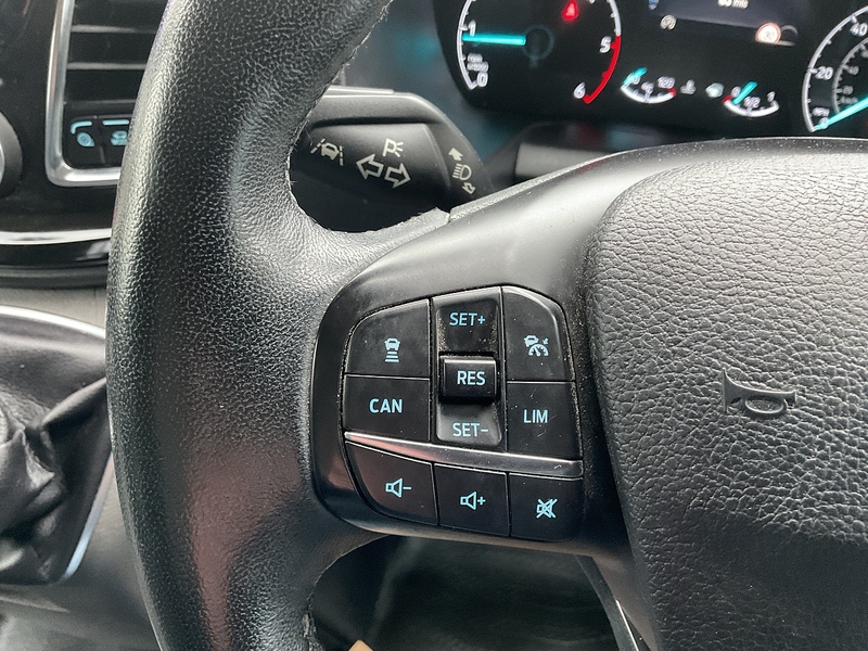 Ford 300 EcoBlue Active LWB L/R A/C Euro 6 *NEW WET BELT*