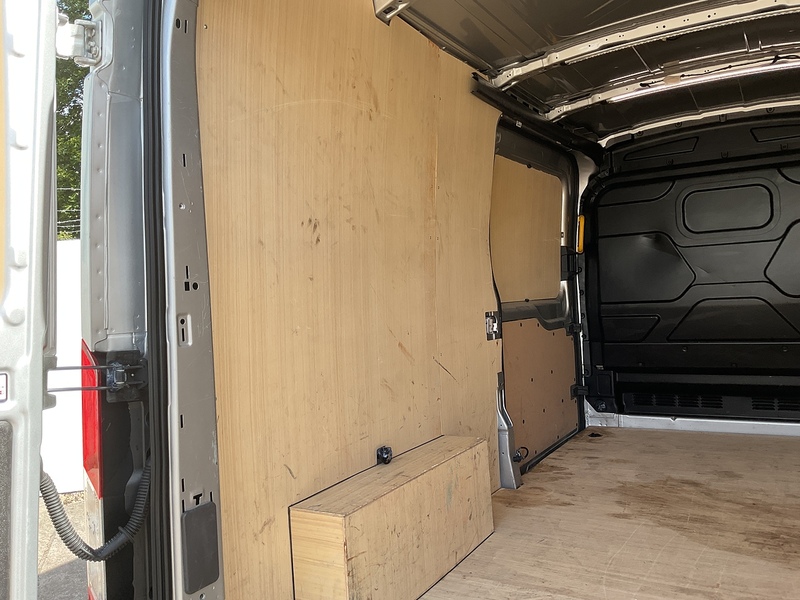 Ford 350 EcoBlue Limited LWB H/R Euro 6