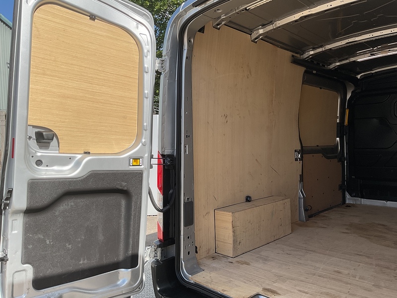 Ford 350 EcoBlue Limited LWB H/R Euro 6