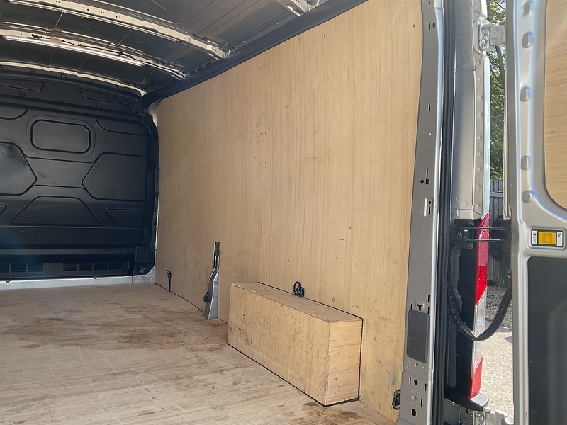 Ford 350 EcoBlue Limited LWB H/R Euro 6