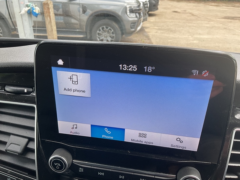 Ford 300 EcoBlue Limited SWB L/R A/C Euro 6