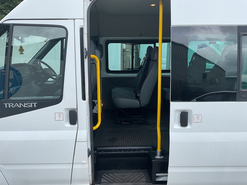Ford 2.2 TDCi 430 HDT Minibus 5dr Diesel Manual RWD L4 H2 (133 bhp)