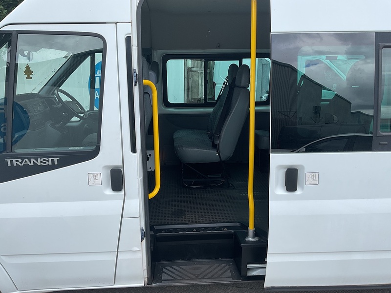 Ford 2.2 TDCi 430 HDT Minibus 5dr Diesel Manual RWD L4 H2 (133 bhp)