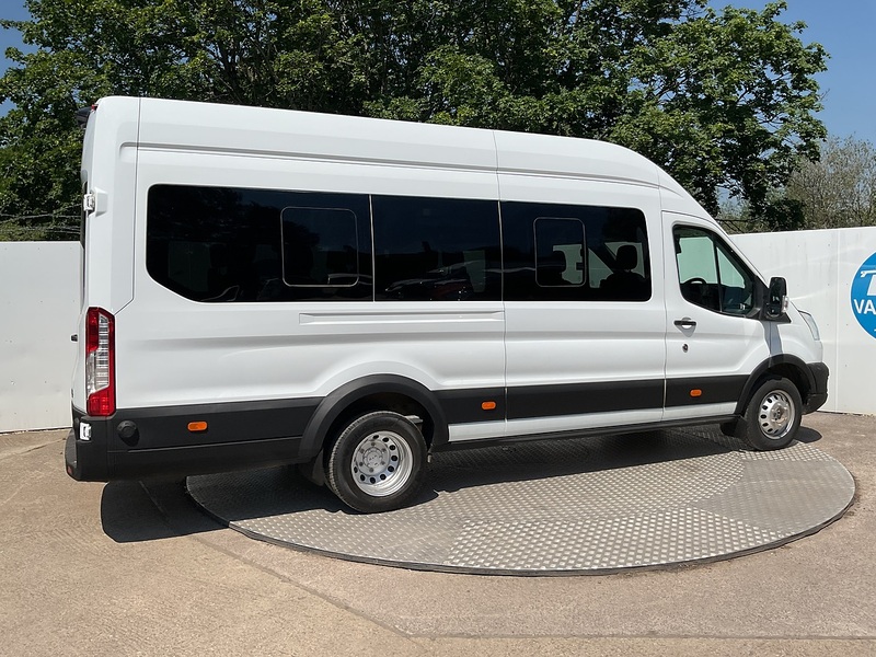 Ford 2.0 460 EcoBlue Leader Minibus Double Cab 5dr Diesel Manual RWD L4 H3 Euro 6 (s/s) (17 Seat, DRW) (130 ps)