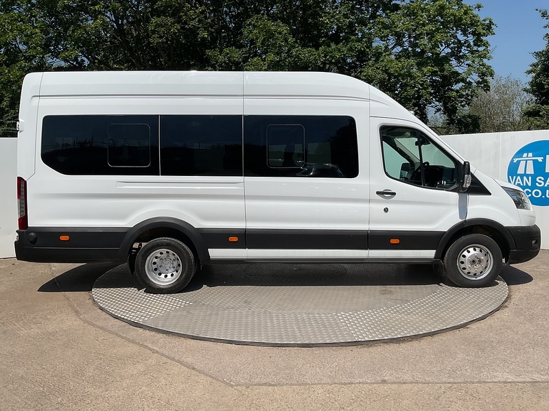 Ford 2.0 460 EcoBlue Leader Minibus Double Cab 5dr Diesel Manual RWD L4 H3 Euro 6 (s/s) (17 Seat, DRW) (130 ps)