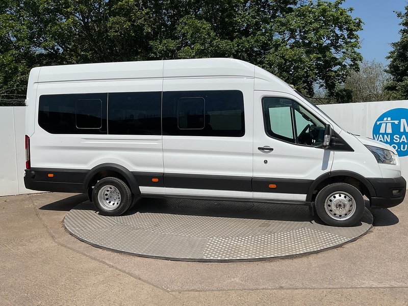 Ford 2.0 460 EcoBlue Leader Minibus Double Cab 5dr Diesel Manual RWD L4 H3 Euro 6 (s/s) (17 Seat, DRW) (130 ps)