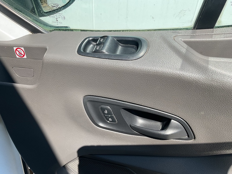 Ford 2.0 460 EcoBlue Leader Minibus Double Cab 5dr Diesel Manual RWD L4 H3 Euro 6 (s/s) (17 Seat, DRW) (130 ps)
