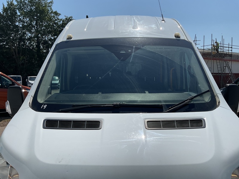 Ford 2.0 460 EcoBlue Leader Minibus Double Cab 5dr Diesel Manual RWD L4 H3 Euro 6 (s/s) (17 Seat, DRW) (130 ps)