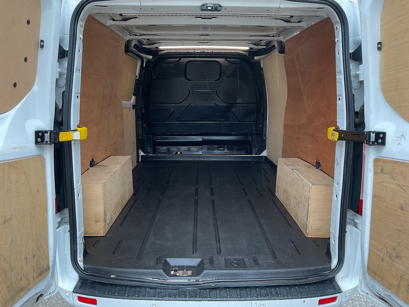 Ford 300 EcoBlue Limited LWB L/R A/C Euro 6