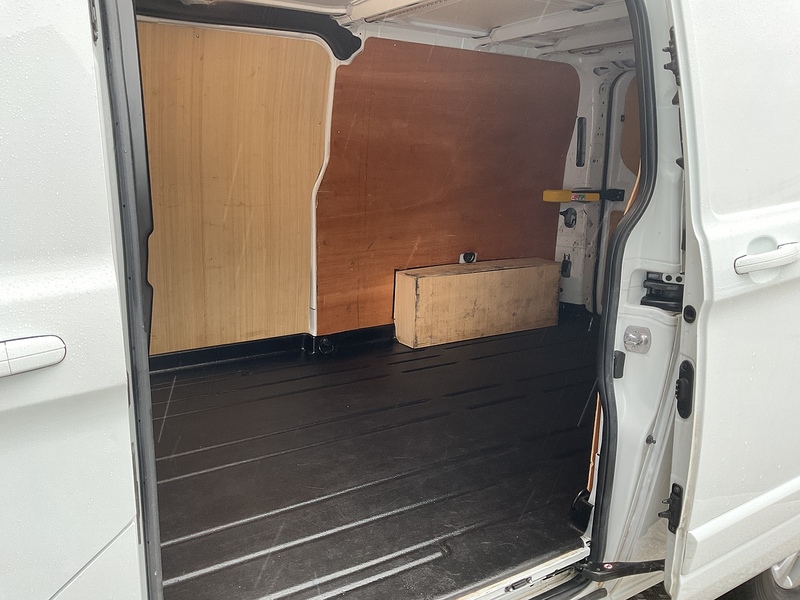 Ford 300 EcoBlue Limited LWB L/R A/C Euro 6