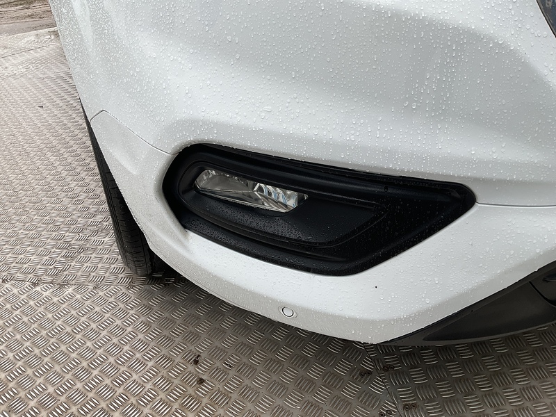 Ford 300 EcoBlue Limited LWB L/R A/C Euro 6