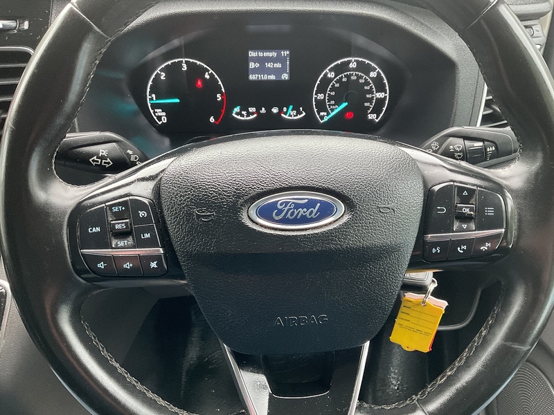 Ford 300 EcoBlue Limited LWB L/R A/C Euro 6