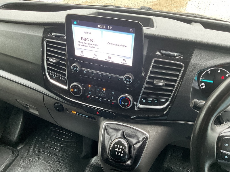 Ford 300 EcoBlue Limited LWB L/R A/C Euro 6