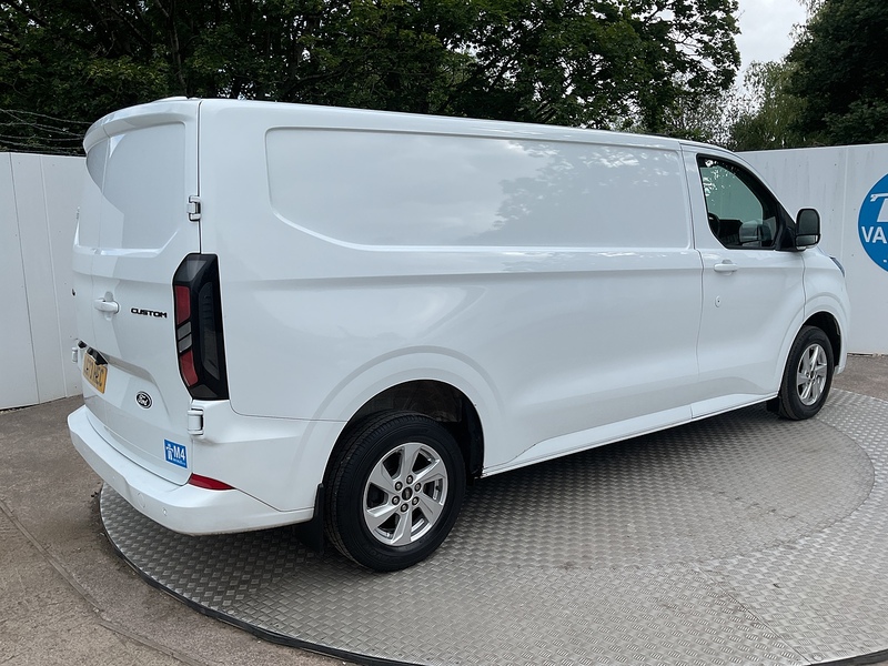 Ford 300 EcoBlue Limited L/R LWB A/C Euro 6