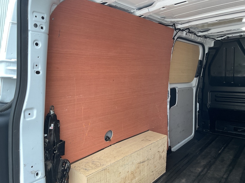 Ford 300 EcoBlue Limited L/R LWB A/C Euro 6