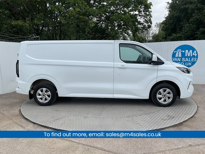 Ford 300 EcoBlue Limited L/R LWB A/C Euro 6
